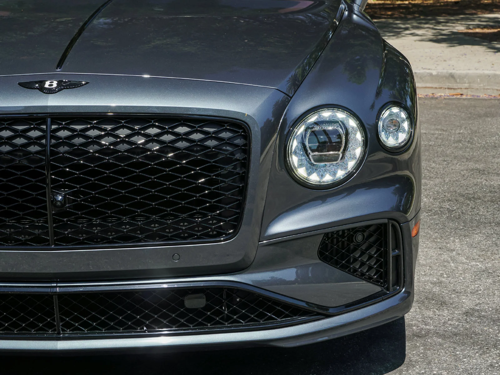 2025 Bentley Flying Spur - Photo 29