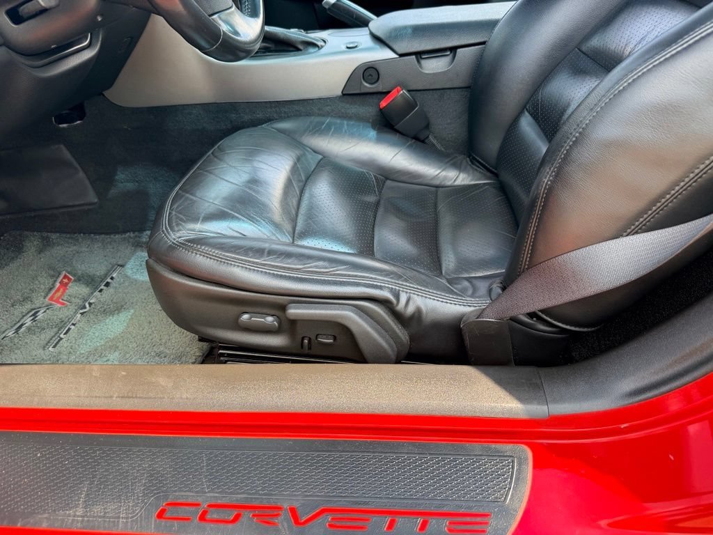Used 2006 Victory Red Chevrolet 2DR CPE image 18