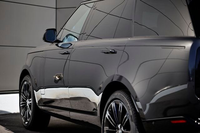 2025 Land Rover Range Rover SE - Photo 11