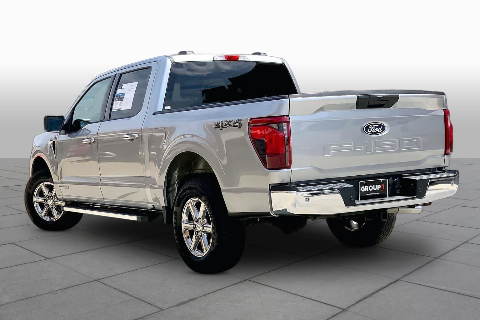 Used 2025 Iconic Silver Ford XLT image 12