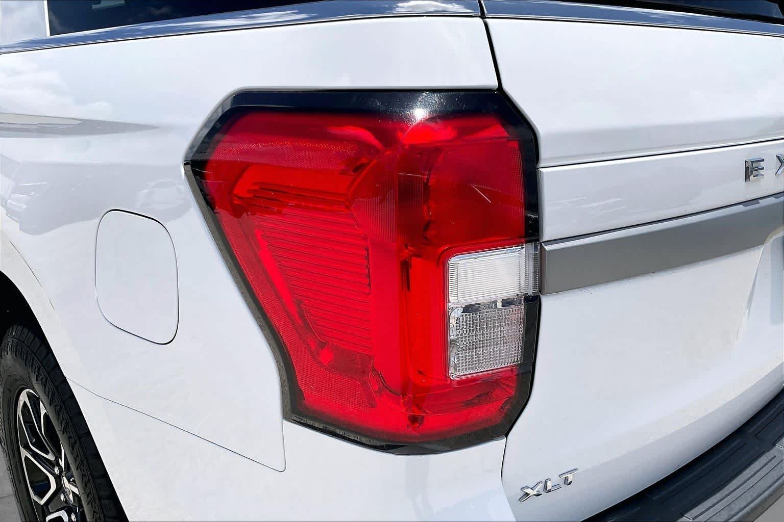 Used 2024 Oxford White Ford XLT image 27