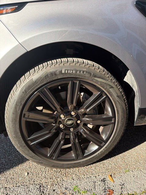 Used 2022 Silver Land Rover HSE Silver Edition image 6