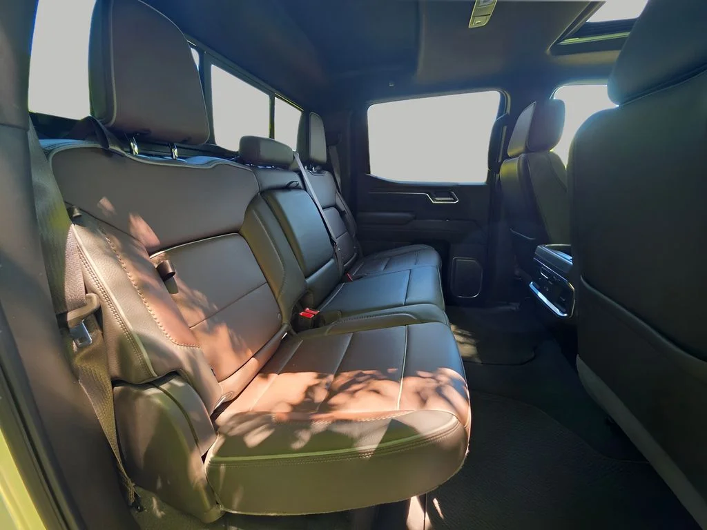 Used 2025 White Frost Tricoat GMC Denali image 7