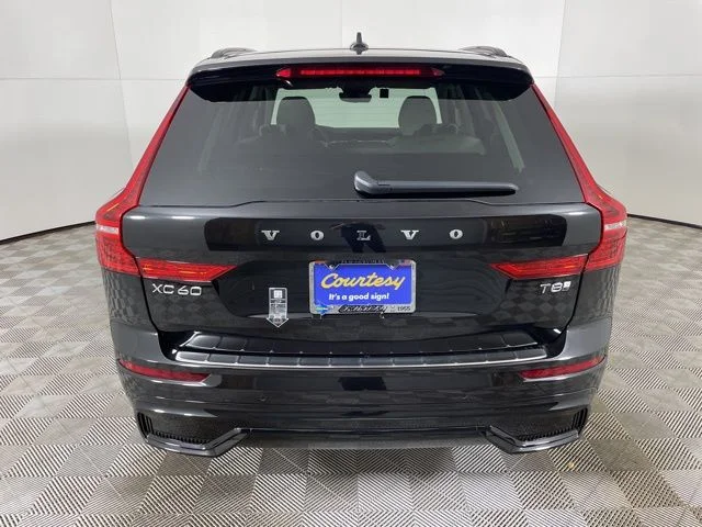 Certified Used 2025 Onyx Black Metallic Volvo Plus image 10