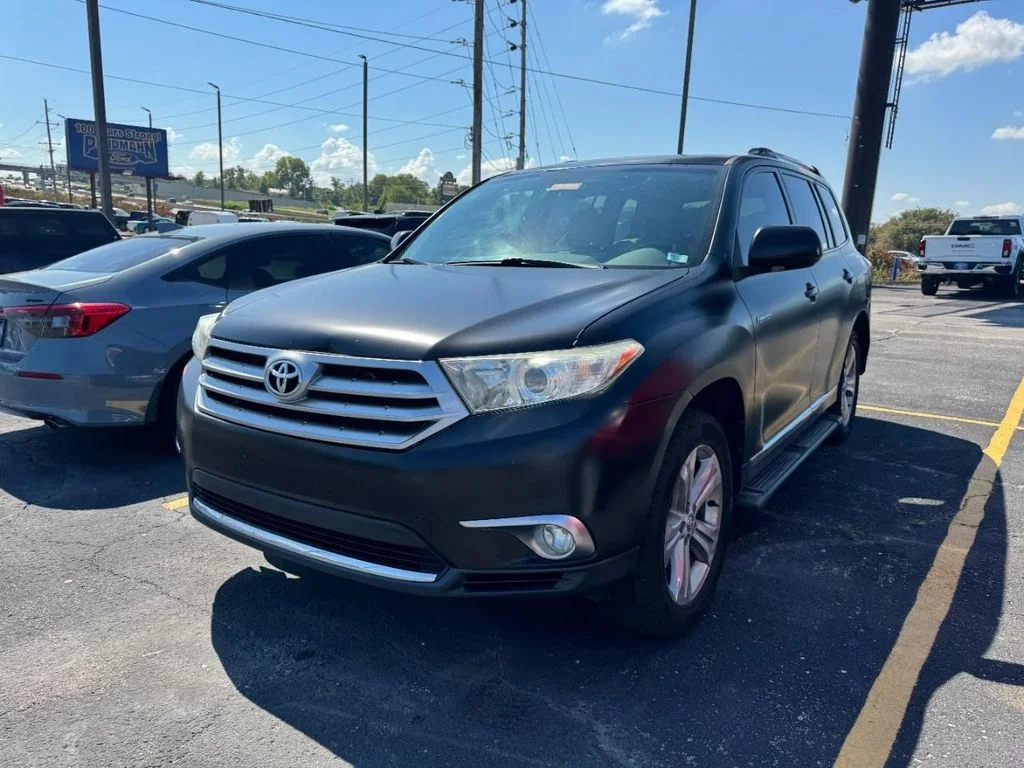 Used 2013 Magnetic Gray Metallic Toyota Limited image 6