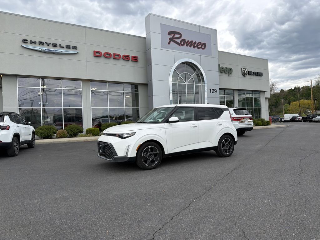 2024 Kia Soul 2.0L EX 6 IVT's photo