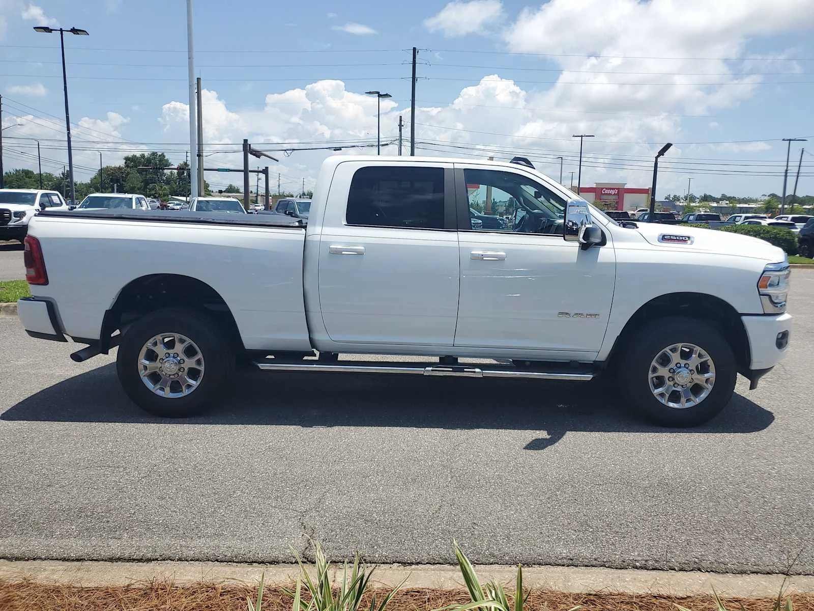 Used 2023  Ram Laramie image 7