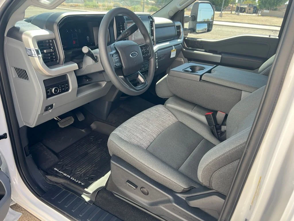 New 2026 Oxford White Ford F-250® XLT image 10