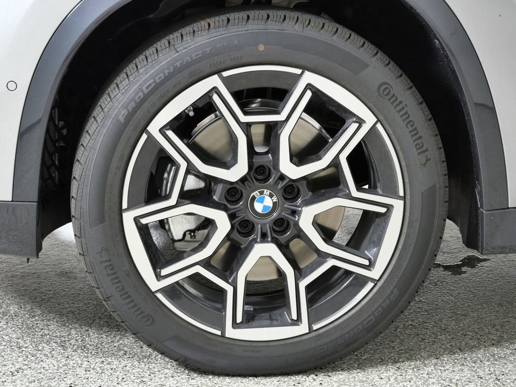 Used 2026 Space Silver Metallic BMW xDrive28i image 18
