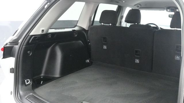 Used 2022 White Jeep Laredo image 20