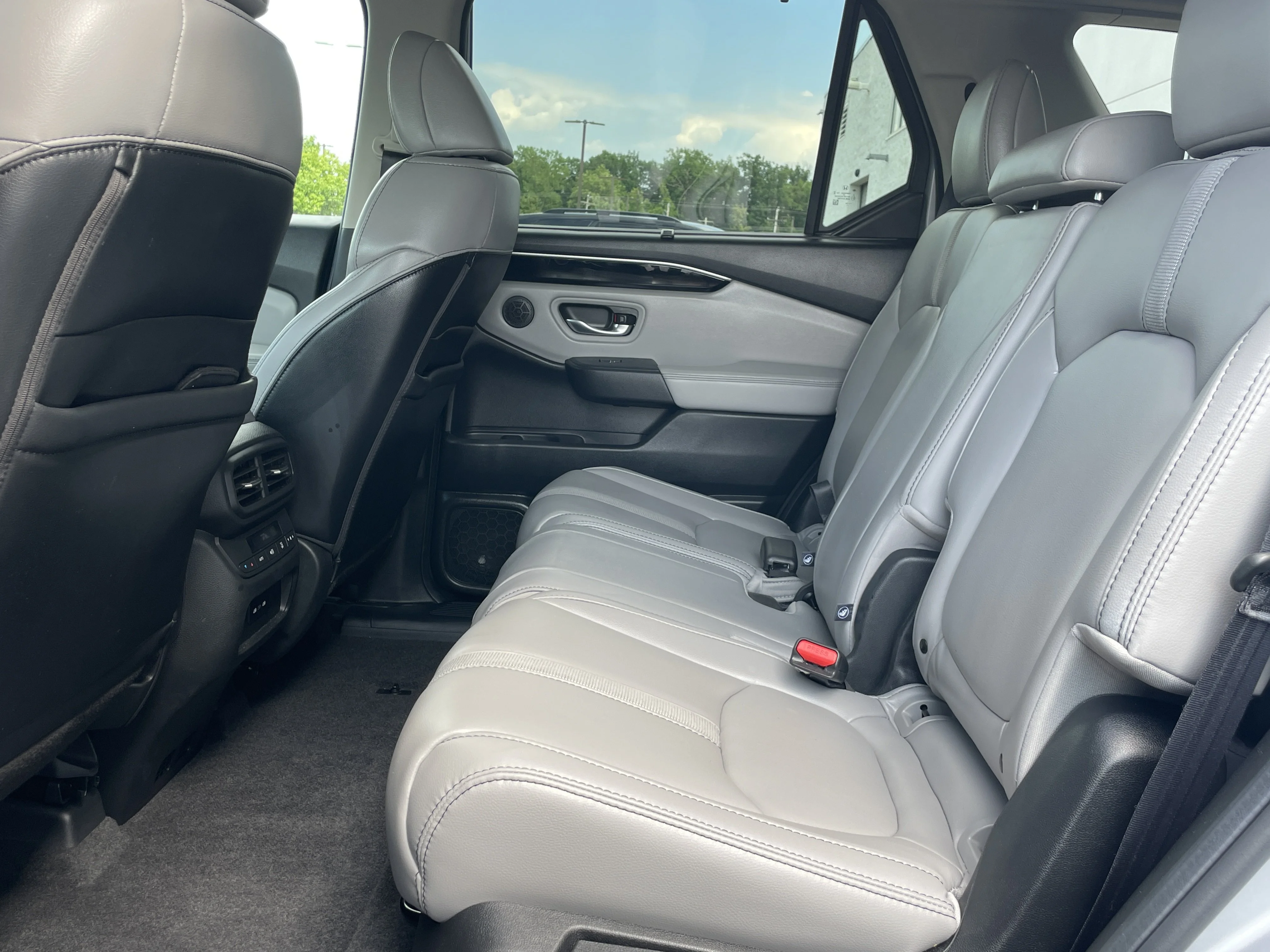 2025 Honda Pilot EX-L - Photo 12