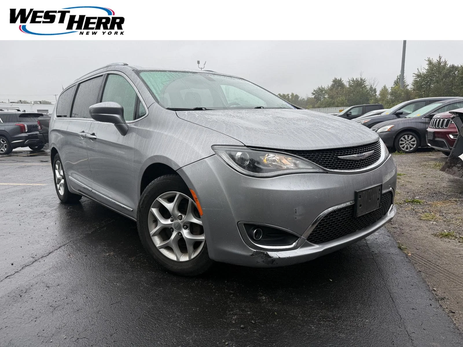 Used 2018 Billet Silver Metallic Clearcoat Chrysler Touring L image 1