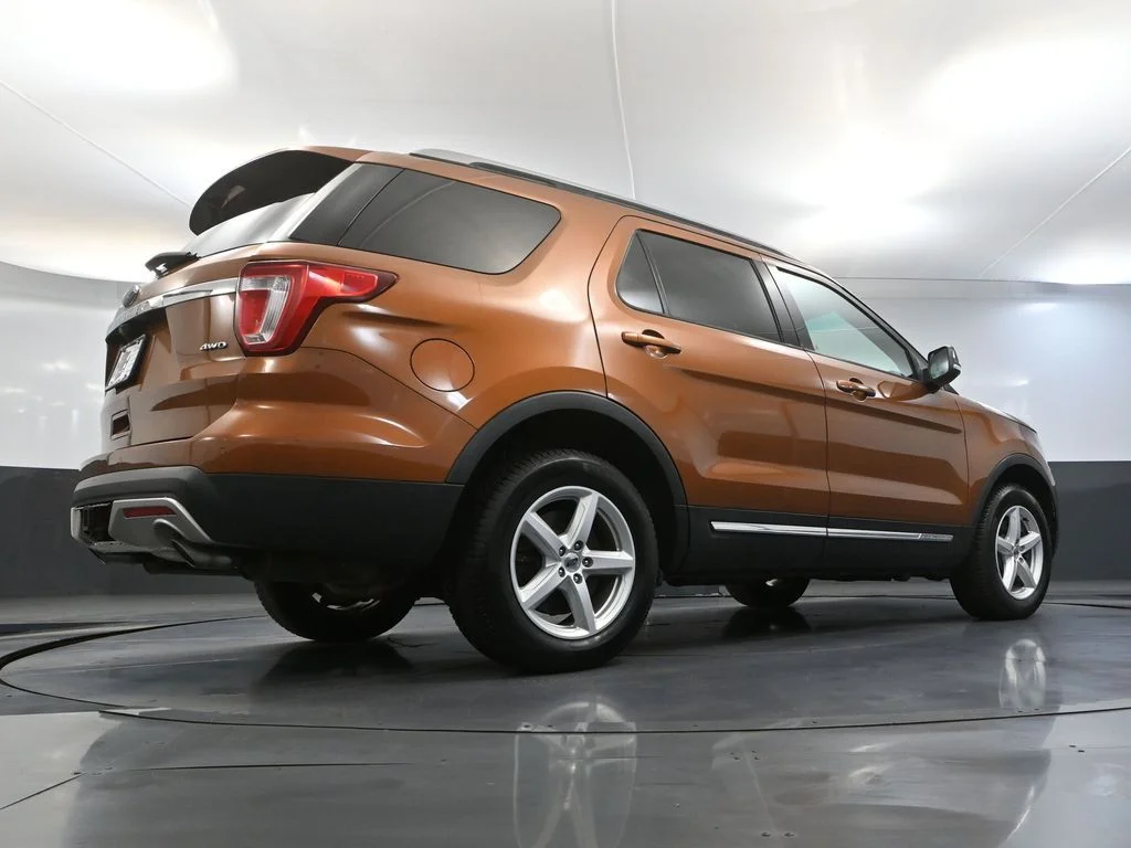 Used 2017 Red Ford XLT image 60