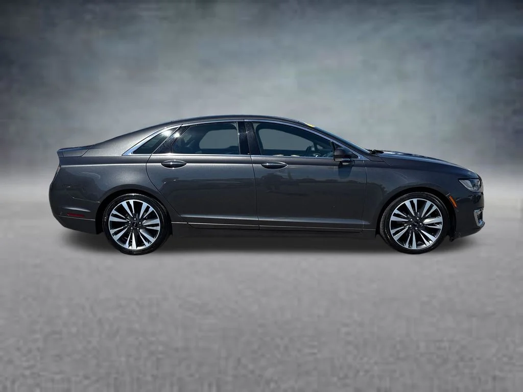 Used 2019 Magnetic Gray Metallic Lincoln Reserve image 5