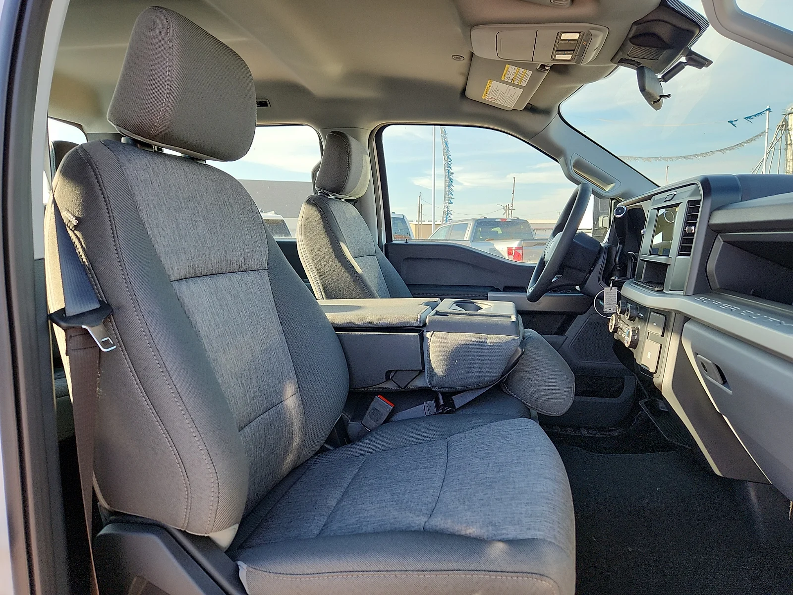New 2027 Oxford White Ford XL image 20