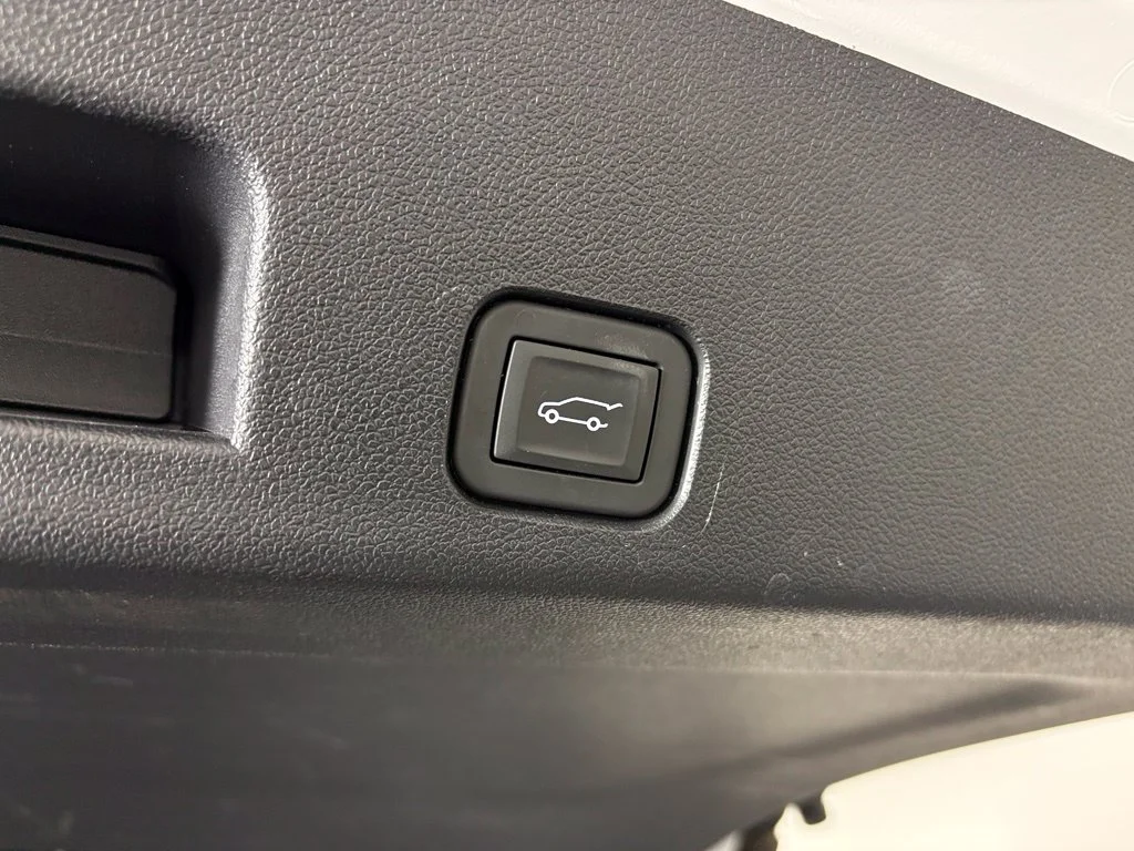 Used 2026 White GMC Elevation image 39