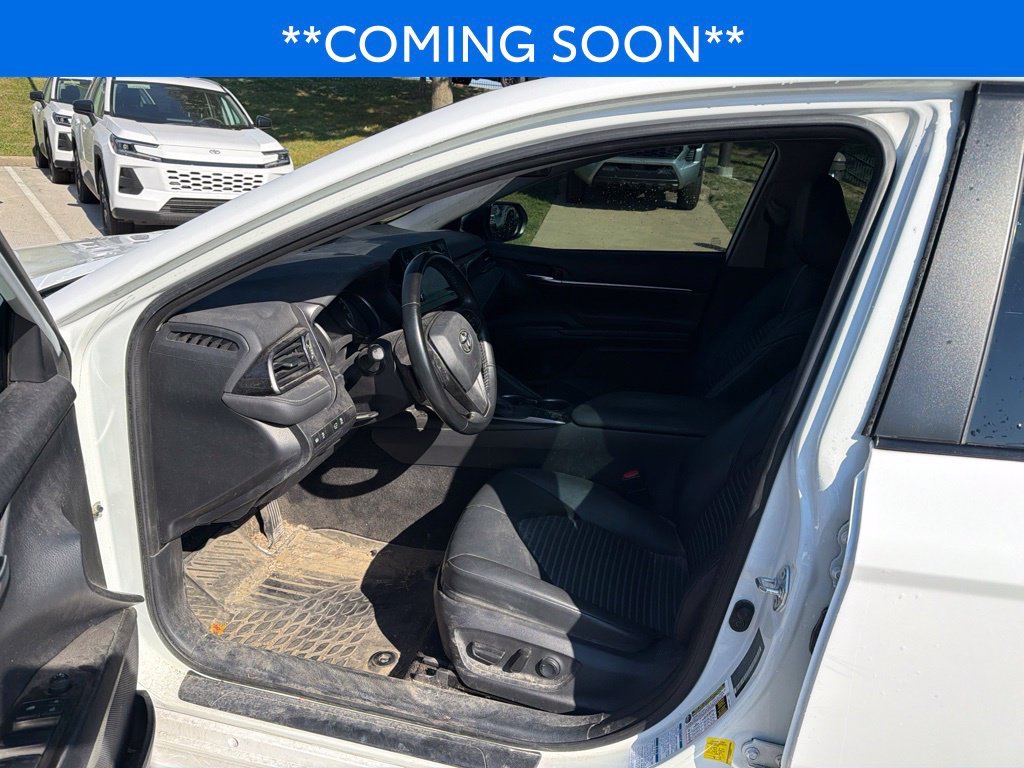 Used 2022 White Toyota SE Nightshade image 12