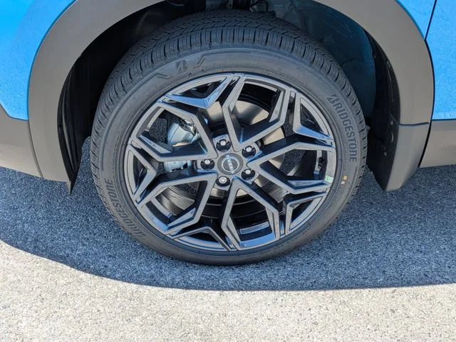 New 2026 Arctic Ice Blue Metallic / Super Black Two-tone Nissan SR image 4
