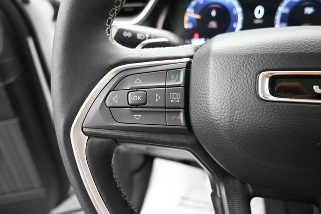 Used 2025 White Jeep Altitude X image 31