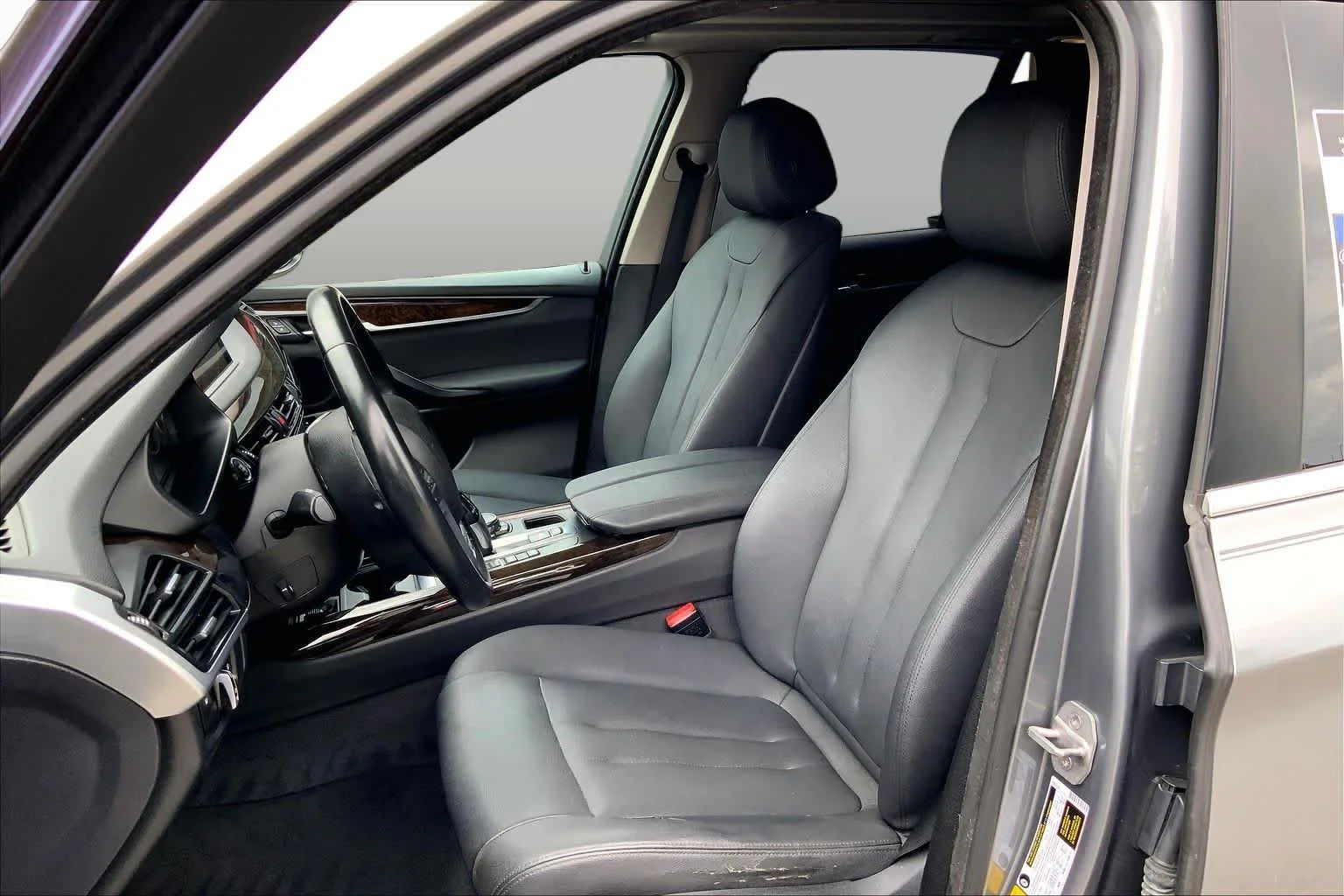 Used 2016 Space Gray Metallic BMW xDrive35i image 9