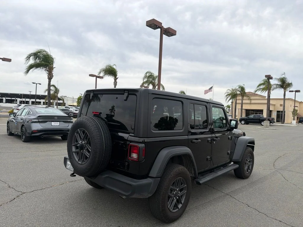 Used 2025 Black Jeep Sport S image 3
