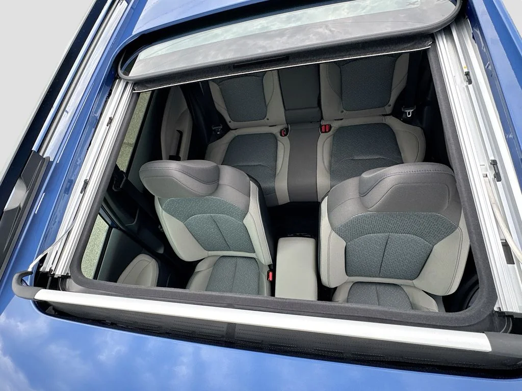 New 2026 DAYBREAK BLUE PEARL Subaru Premium Hybrid image 27
