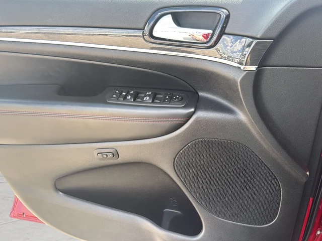Used 2021 Red Jeep Trailhawk image 24