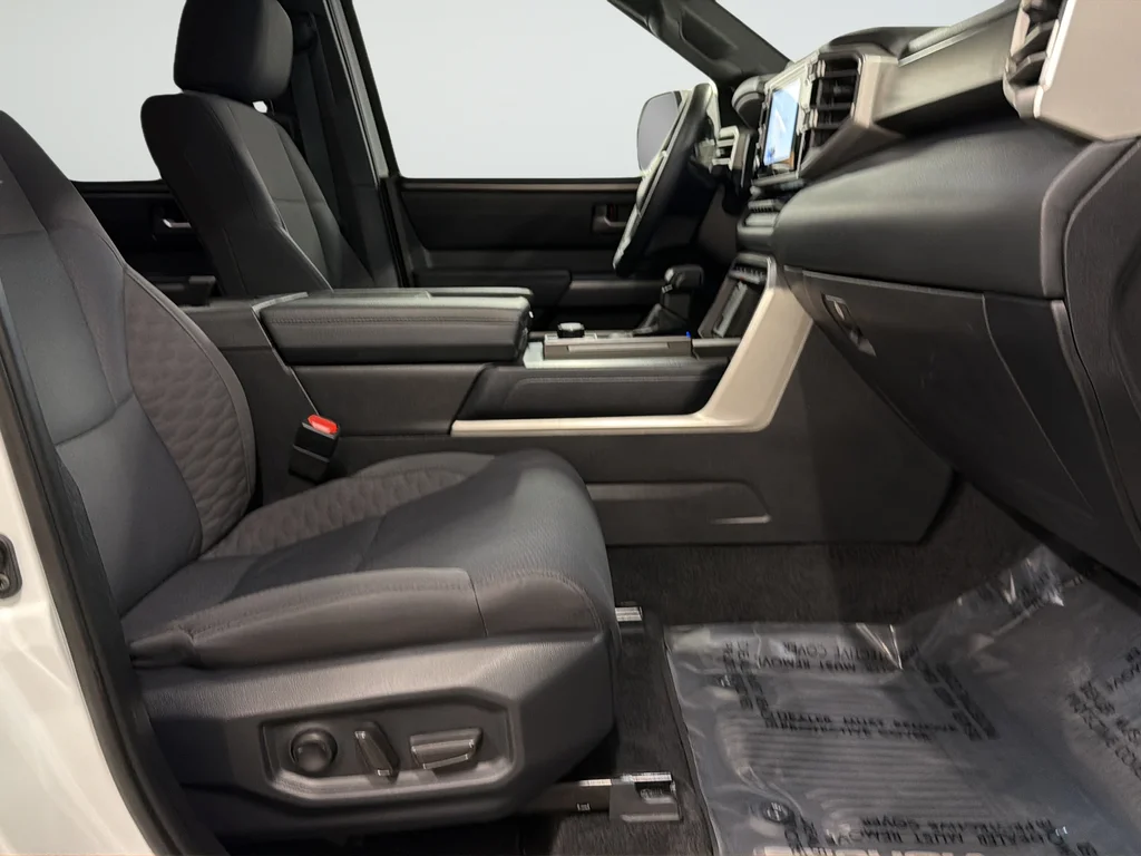 2025 Toyota Sequoia SR5 - Photo 15