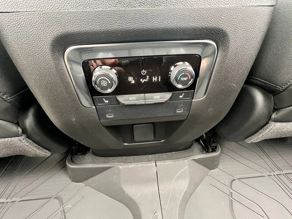 2026 Chevrolet Suburban Premier - Photo 33