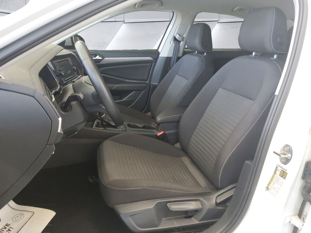Used 2024 White Volkswagen 1.5T S image 8