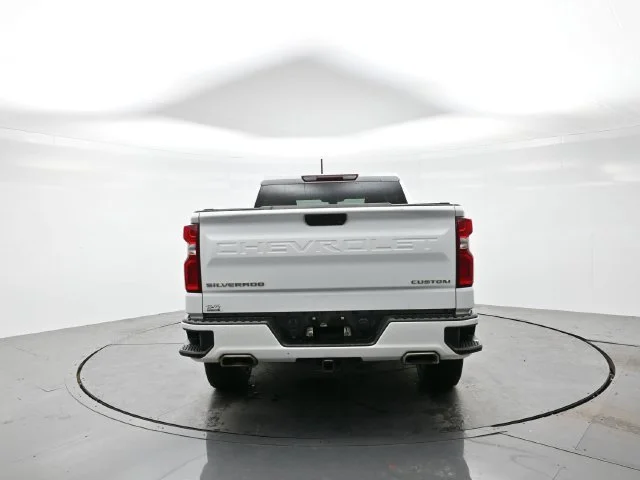 Used 2021 SUMMIT WHITE Chevrolet Custom image 6