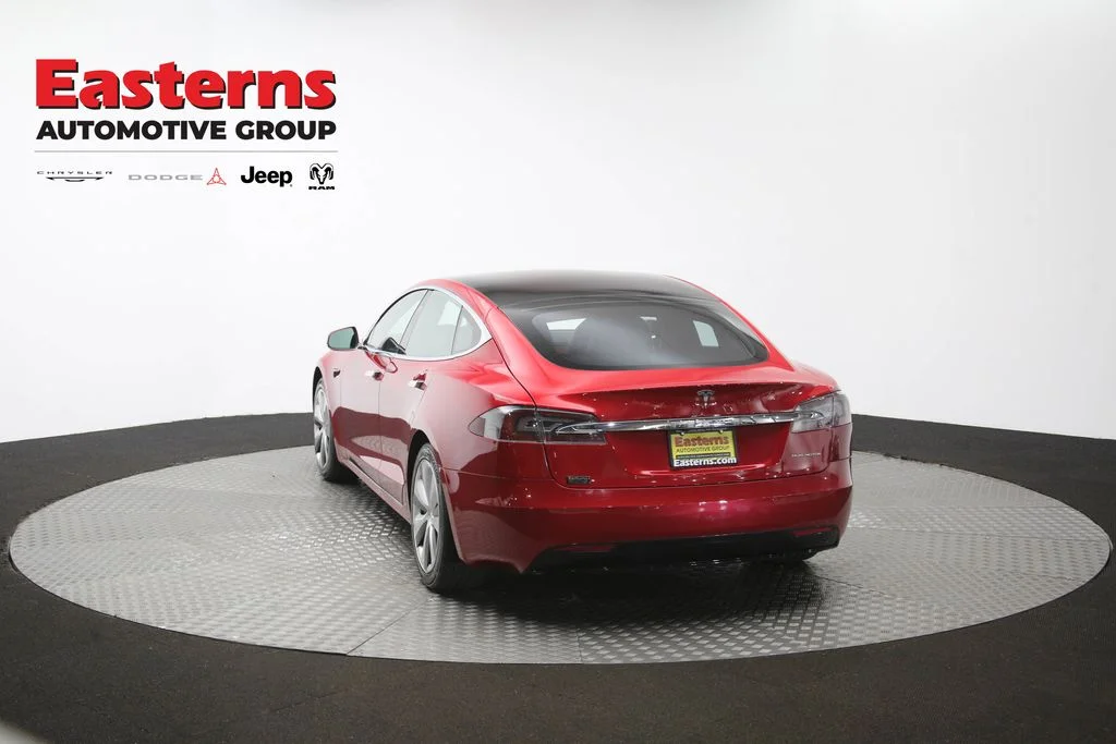 Used 2020 Red Tesla Long Range Plus image 31