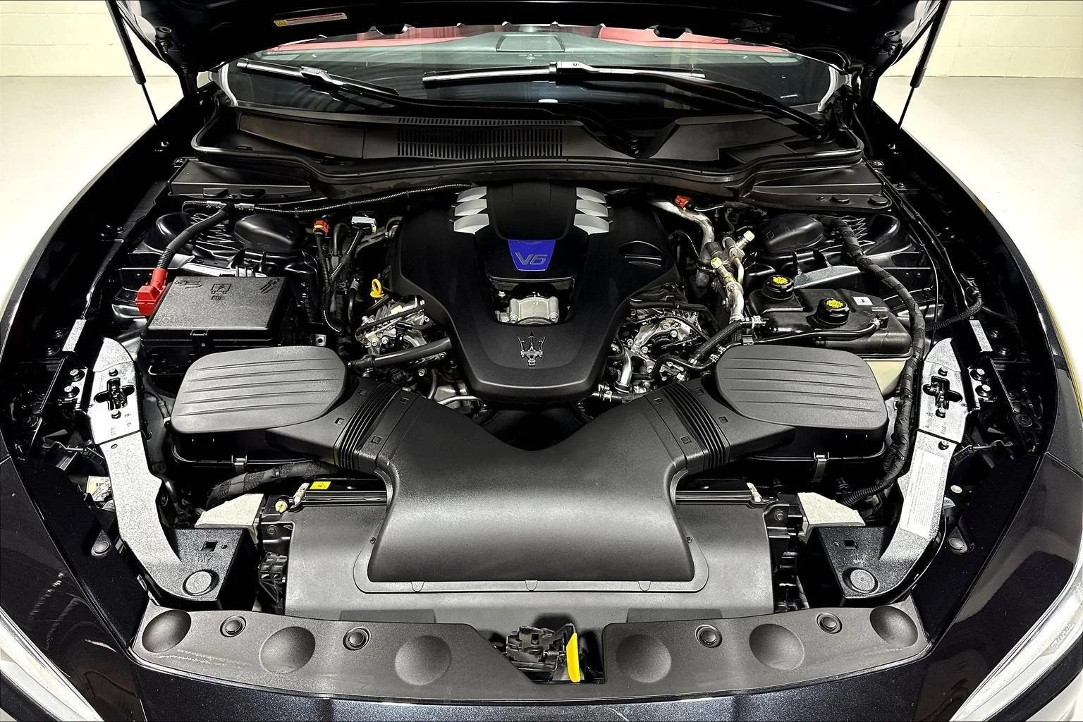 Used 2023 Nero Ribelle Metallic Maserati Modena image 30