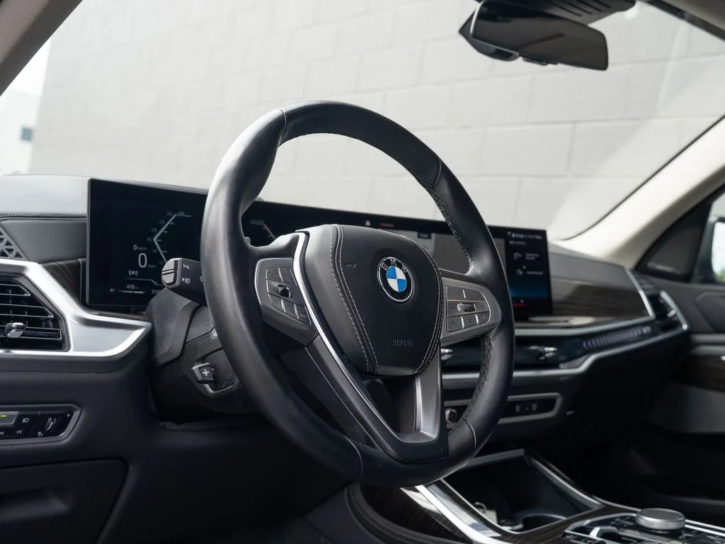 Used 2023 Blue BMW xDrive40i image 4