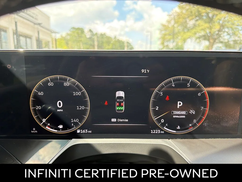 Certified Used 2026 Black Obsidian INFINITI LUXE image 4