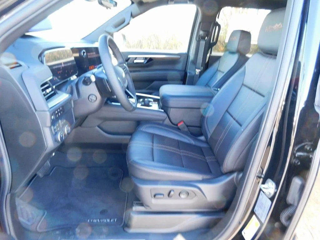 2025 Chevrolet Suburban High Country - Photo 13