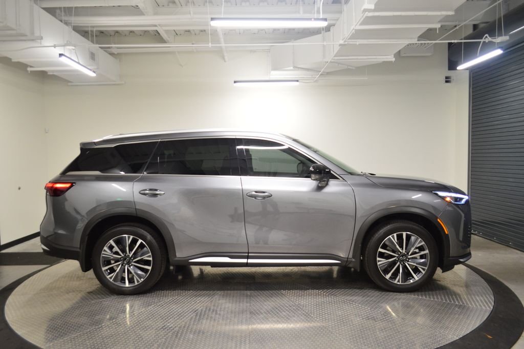 Used 2026 Graphite Shadow INFINITI LUXE image 8