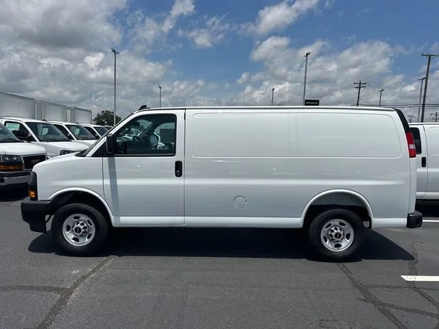 2025 GMC Savana Cargo Work Van - Photo 4