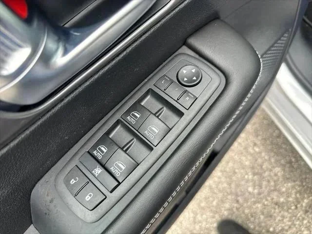 2026 Chrysler Pacifica Select - Photo 14