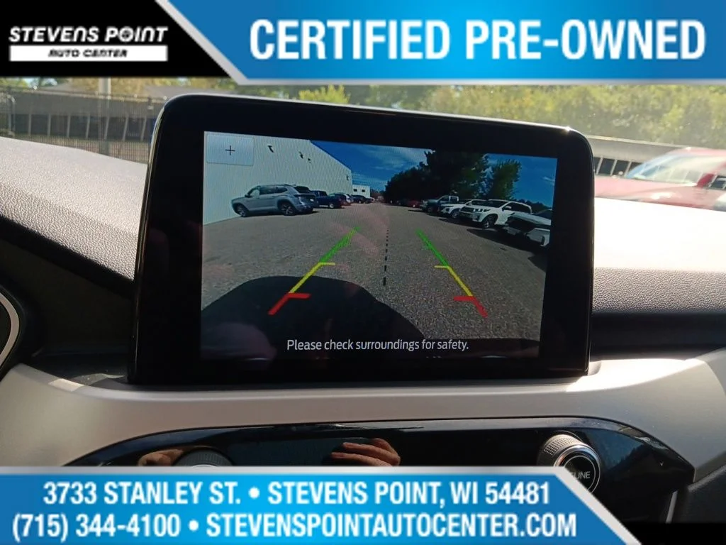 Used 2022 Red Metallic Ford SE image 34