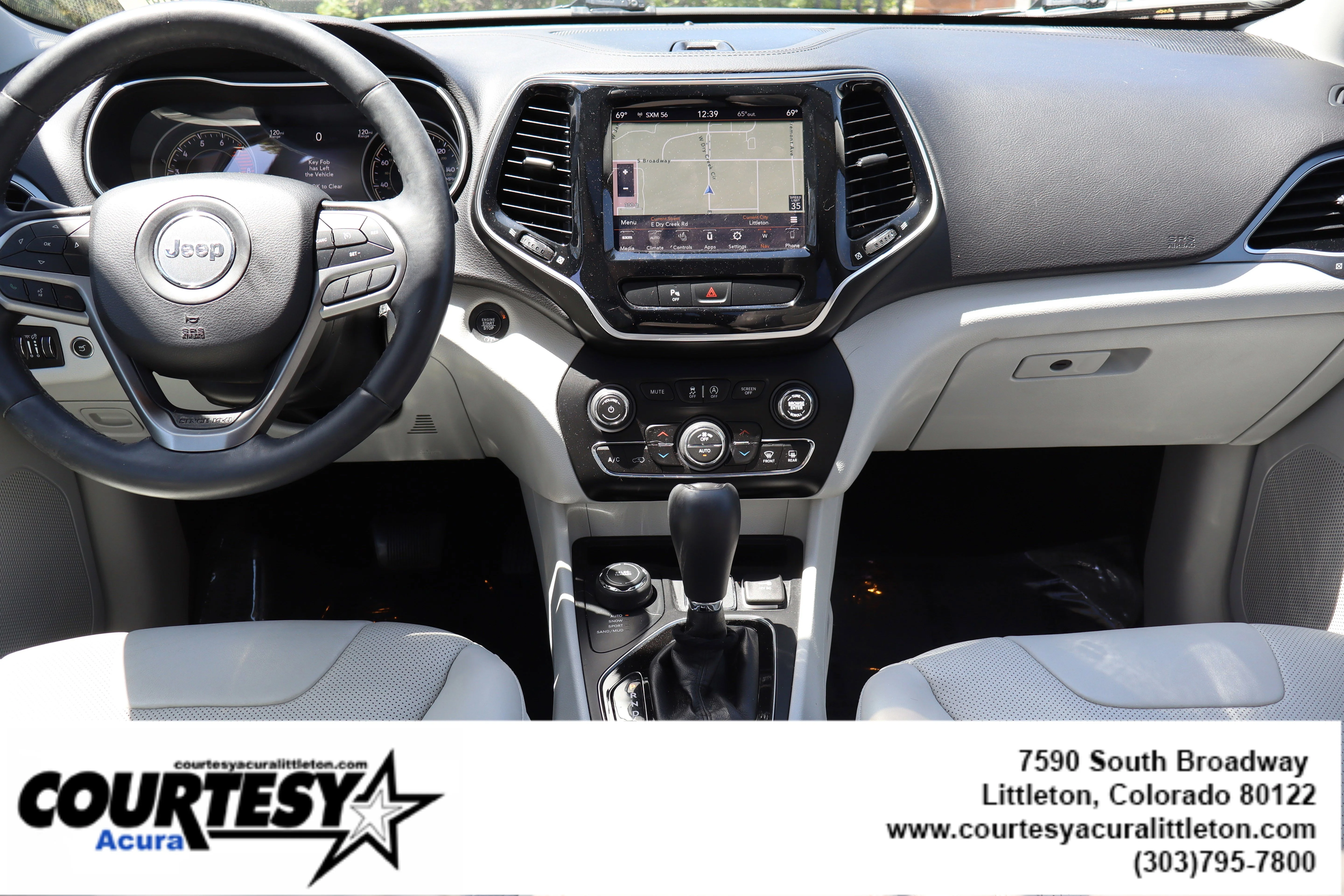Used 2019 Olive Green Pearlcoat Jeep Limited image 9