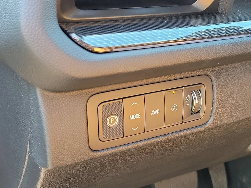 2027 Chevrolet Traverse Z71 - Photo 8