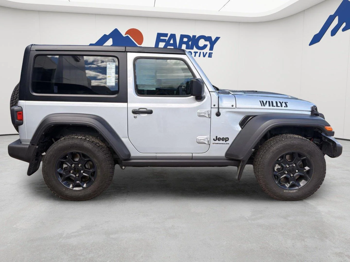 Used 2023 Silver Zynith Clearcoat Jeep Willys image 6