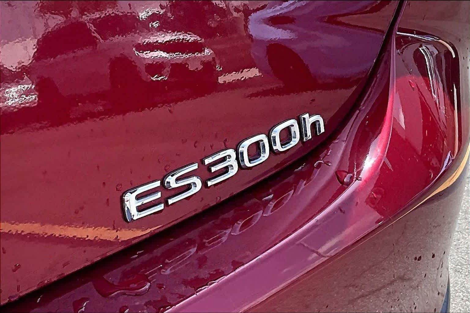 Certified Used 2023 Matador Red Mica Lexus  image 10