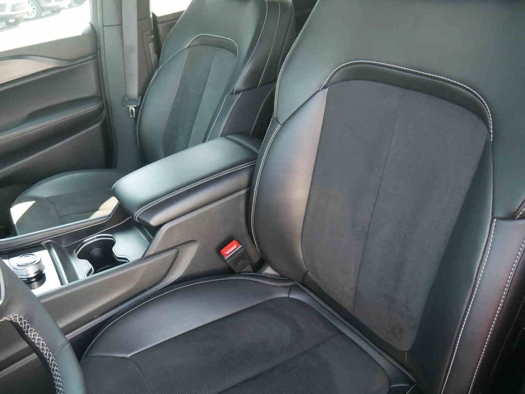 Used 2025 Silver Jeep Altitude X image 25