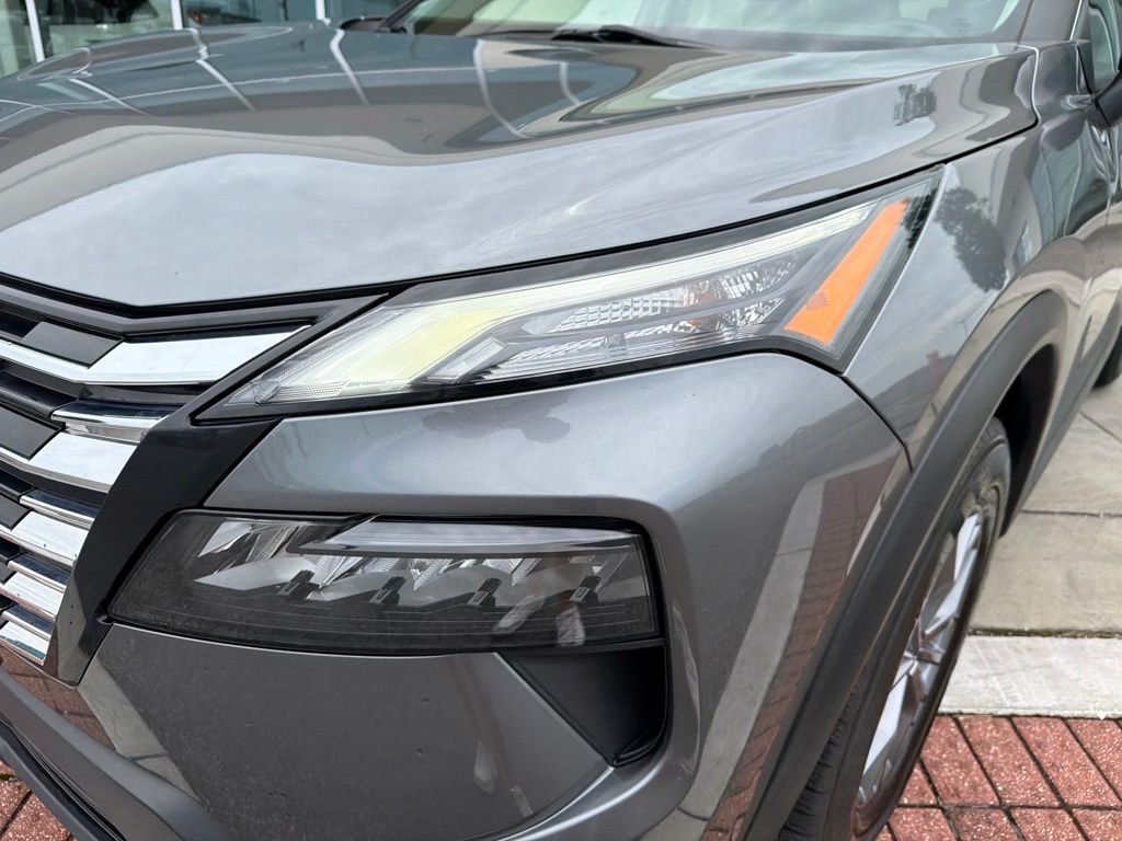 Used 2024 Gray Nissan S image 12