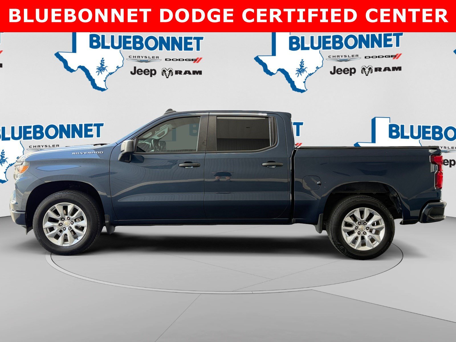 Used 2022 Northsky Blue Metallic Chevrolet Custom image 8