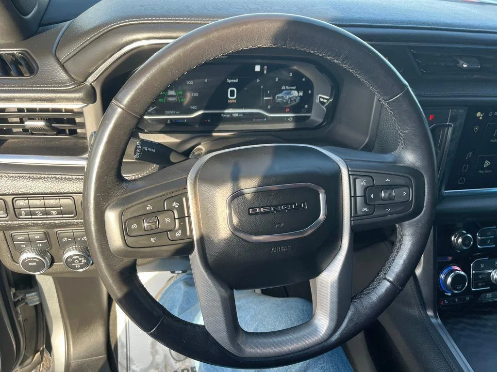2023 GMC Yukon Denali - Photo 10