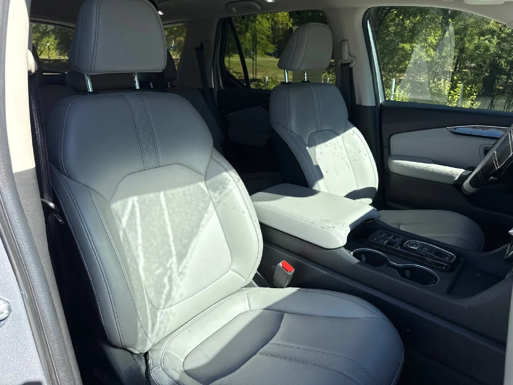 Used 2025 Lunar Silver Metallic Honda Touring image 35