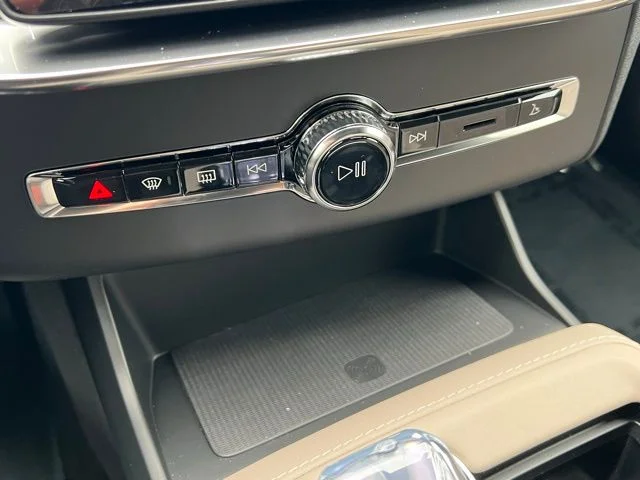 2026 Volvo XC90 Plus - Photo 14